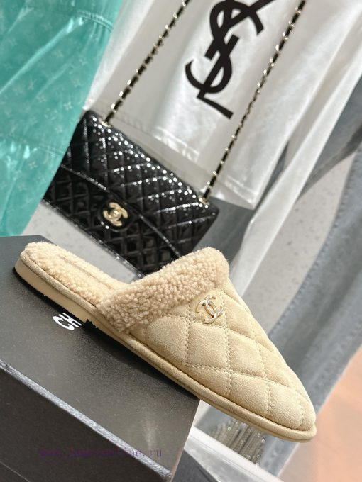 Chanel Baotou Teddy Hairy SlippersEvery autumn and winter, fur slippers are an essential ite1otgek4t - Image 2