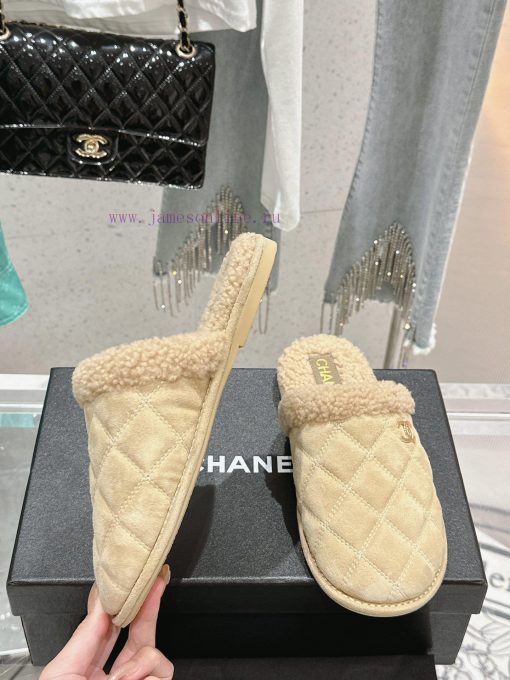 Chanel Baotou Teddy Hairy SlippersEvery autumn and winter, fur slippers are an essential ite1otgek4t - Image 4