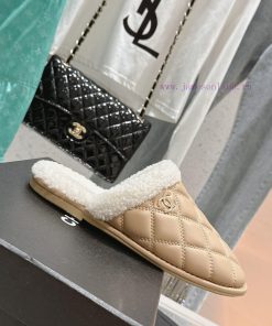 Chanel Baotou Teddy Hairy SlippersEvery autumn and winter, fur slippers are an essential ite4j1frvpx