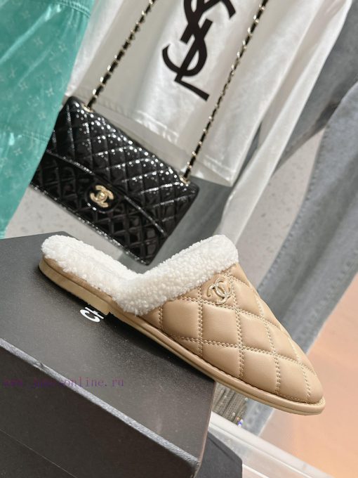 Chanel Baotou Teddy Hairy SlippersEvery autumn and winter, fur slippers are an essential ite4j1frvpx - Image 2