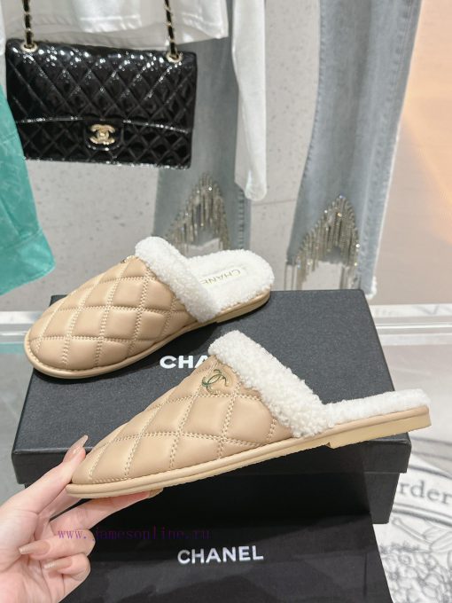 Chanel Baotou Teddy Hairy SlippersEvery autumn and winter, fur slippers are an essential ite4j1frvpx - Image 4