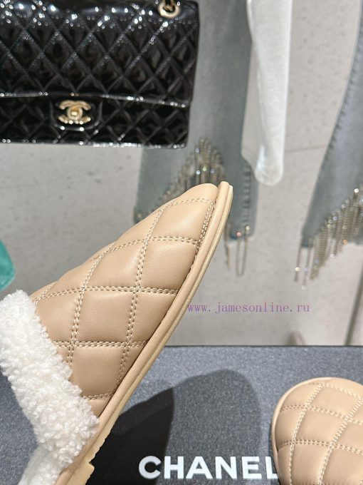 Chanel Baotou Teddy Hairy SlippersEvery autumn and winter, fur slippers are an essential ite4j1frvpx - Image 7