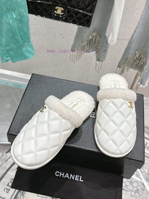 Chanel Baotou Teddy Hairy SlippersEvery autumn and winter, fur slippers are an essential ite7dt90opy - Image 5