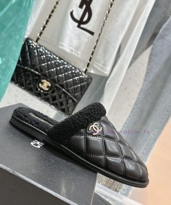 Chanel Baotou Teddy Hairy SlippersEvery autumn and winter, fur slippers are an essential itei1au8z1v