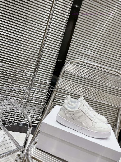 Male 10𝐂𝐄𝐋𝐈𝐍𝐄𝟐𝟎𝟐𝟑/𝐒𝐒 New couple's white shoes casual shoesAfter Celine Panda Shoes became thktxyef8p - Image 3