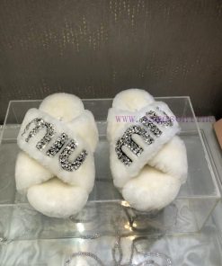 Miu Miu 2023 Autumn/Winter New Product Diamond Buckle Cross Hair Slippers~Versatile and Fashzaksvjc6