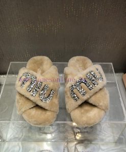 Miu Miu 2023 Autumn/Winter New Product Diamond Buckle Cross Hair Slippers~Versatile and Fashrwiy16d4