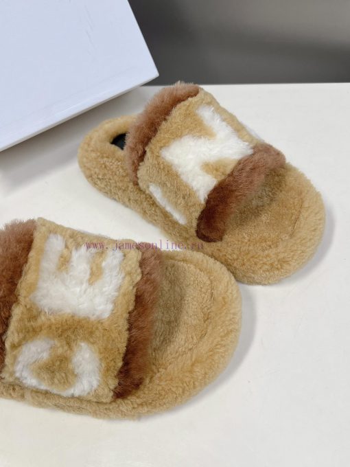 CELINE classic autumn and winter fur mop with numerous internet famous stars planting grass.6yjd701j - Image 8