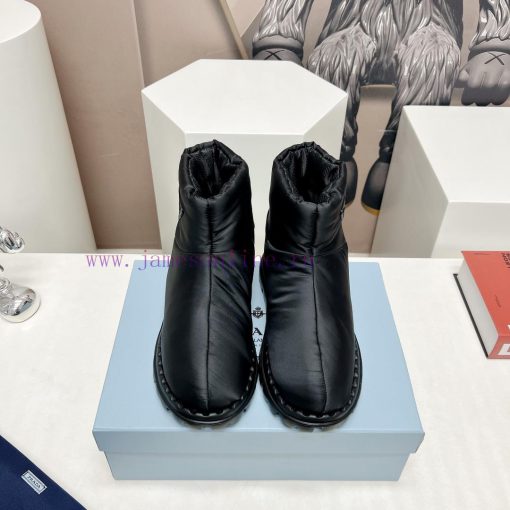 Top tierPRADA's latest runway collection for couples in space cotton boots for autumn and wiic3adw0b - Image 2
