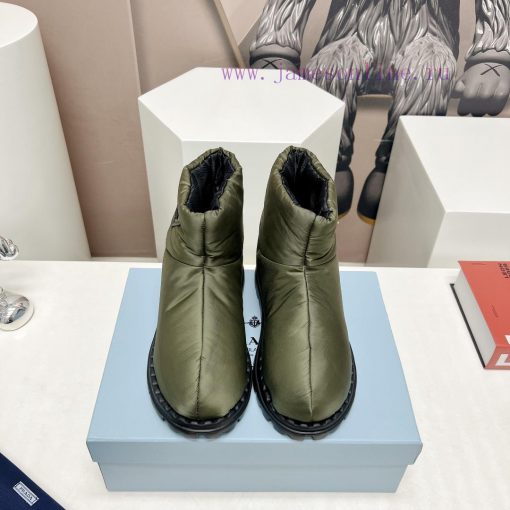 Top tierPRADA's latest runway collection for couples in space cotton boots for autumn and wiofjxe8pt