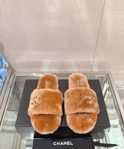 -Chanel 23Ss Autumn/Winter New Collection Chanel Double C Diamond Button Hairy One Word Slip9r6lezsy
