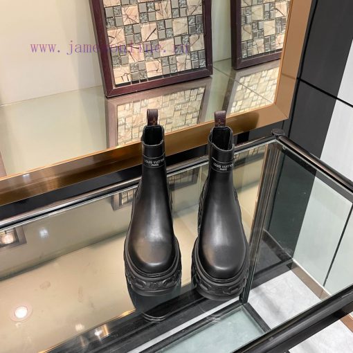 Louis Vuitton 2023 runway show new high-end customized 11 replicas of major celebrity and inviudhio5 - Image 9