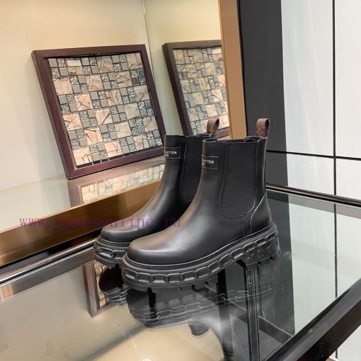 Louis Vuitton 2023 runway show new high-end customized 11 replicas of major celebrity and inviudhio5 - Image 10