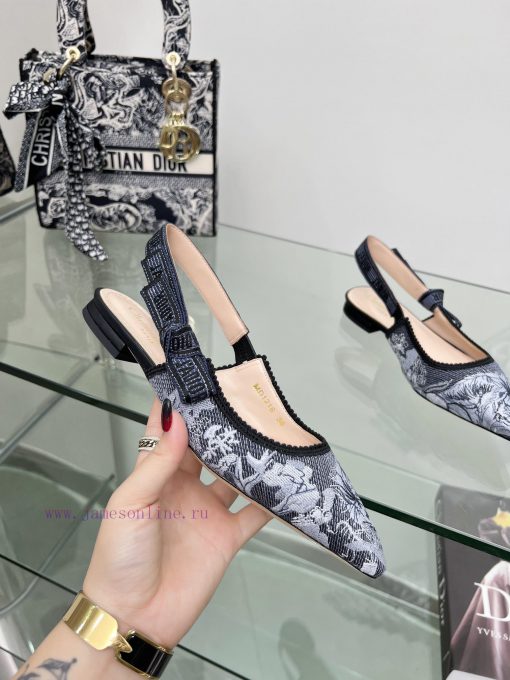 J'ADIOR woven back empty sandals, Dior 2023 Spring/Summer Latest Colors, Garden d'Hiver Jacqb5scene0