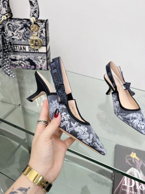 J'ADIOR woven back empty sandals, Dior 2023 Spring/Summer Latest Colors, Garden d'Hiver Jacqwy7xuaa5