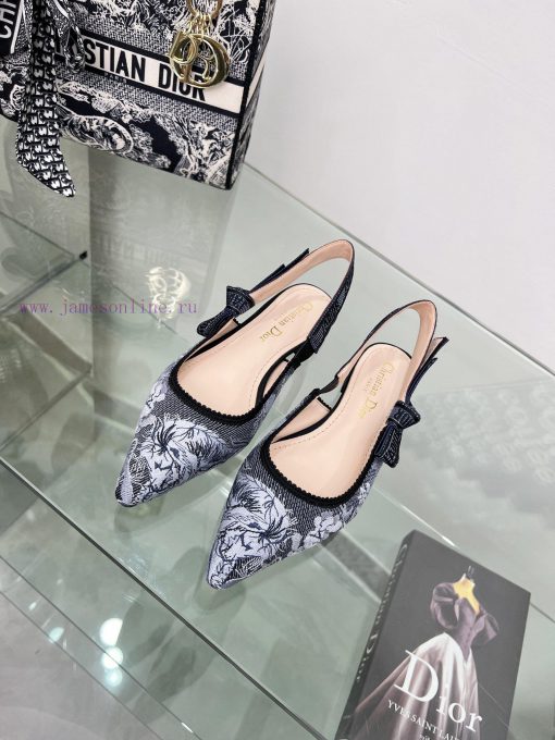 J'ADIOR woven back empty sandals, Dior 2023 Spring/Summer Latest Colors, Garden d'Hiver Jacqb5scene0 - Image 6