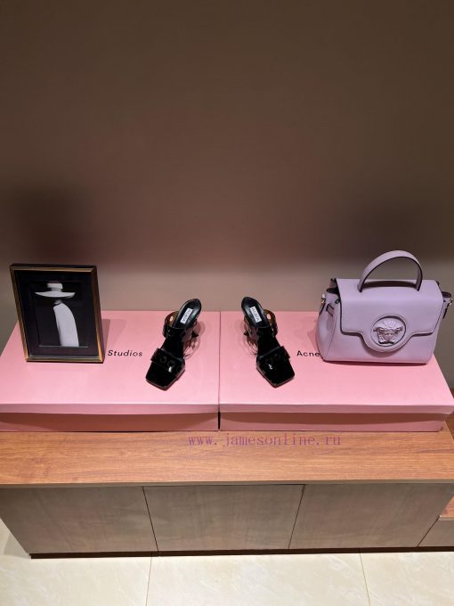 The mostALA ࠖ A | HIGH LOVE High HeelsALAÏA | HIGH LOVEThe pair of high heels that every onl69tpv82s - Image 4