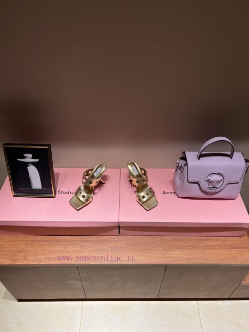The mostALA ࠖ A | HIGH LOVE High HeelsALAÏA | HIGH LOVEThe pair of high heels that every onlvm19hjx3 - Image 4