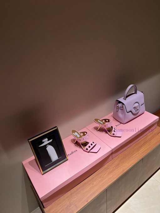 The mostALA ࠖ A | HIGH LOVE High HeelsALAÏA | HIGH LOVEThe pair of high heels that every onl0xs6llzi