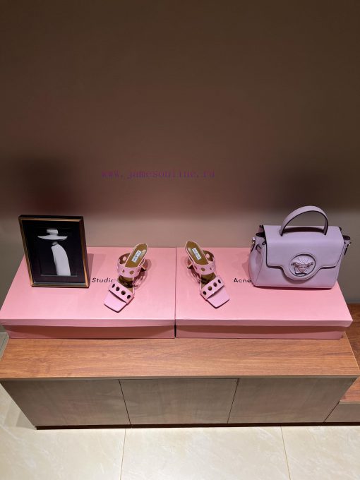 The mostALA ࠖ A | HIGH LOVE High HeelsALAÏA | HIGH LOVEThe pair of high heels that every onl0xs6llzi - Image 4