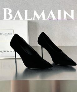 BalmainBalmain𝘽𝙖𝙡𝙢𝙖𝙞𝙣First release 𝘽𝙖𝙡𝙢𝙖𝙞𝙣 Balmain 𝟐𝟎𝟐𝟒𝙨𝙨 Spring/Summer Ruby Velvet Stilettoe31uq3a3