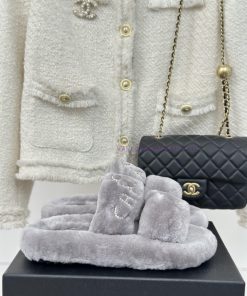 Chanel | Chanel Classic Letter Hairy SlippersThe "First to Wear" series of walking sheep witvxmncktd