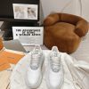 Couple style𝐋𝐨𝐮𝐢𝐬𝐕𝐮𝐢𝐭 * 𝐨𝐧𝐒𝐪𝐮𝐚𝐝 series age reducing versatile canvas&low cut sneakersThis LVnelhminm