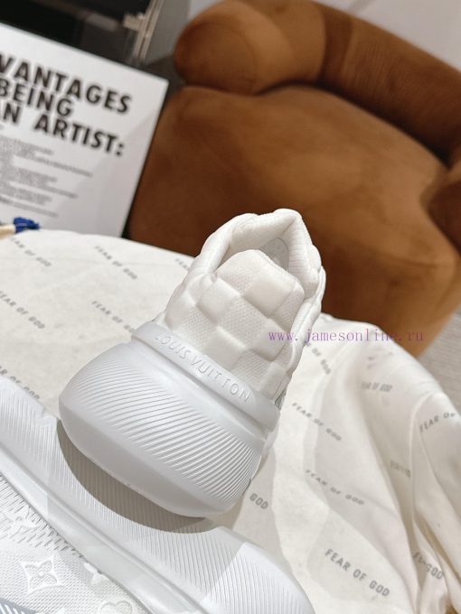 Couple style𝐋𝐨𝐮𝐢𝐬𝐕𝐮𝐢𝐭 * 𝐨𝐧𝐒𝐪𝐮𝐚𝐝 series age reducing versatile canvas&low cut sneakersThis LVnelhminm - Image 7