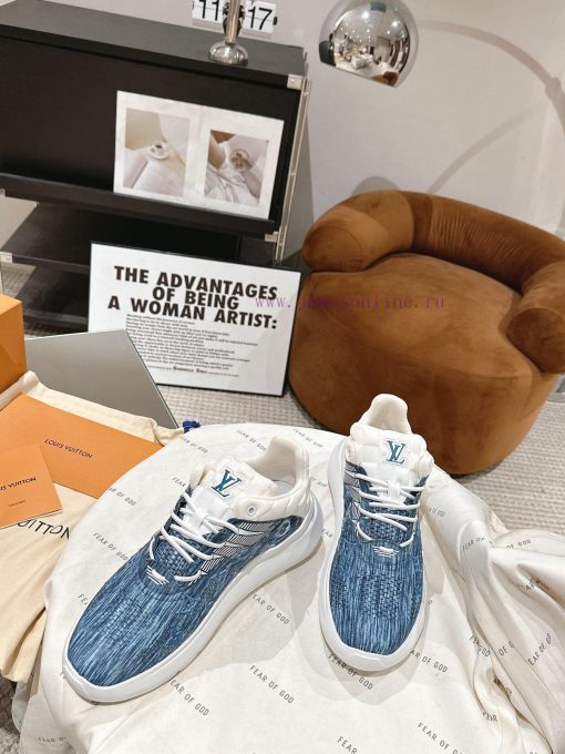 Couple style𝐋𝐨𝐮𝐢𝐬𝐕𝐮𝐢𝐭 * 𝐨𝐧𝐒𝐪𝐮𝐚𝐝 series age reducing versatile canvas&low cut sneakersThis LVy09wdq57 - Image 4