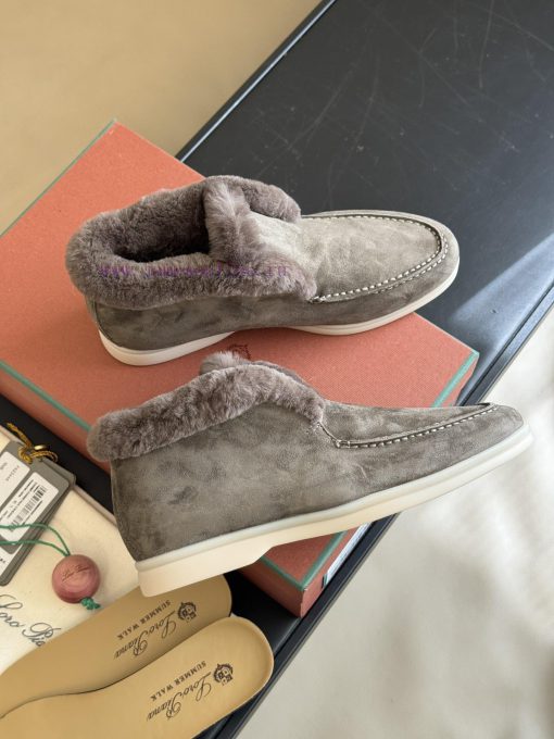 Top version logo pian... a classic fur shoe new color schemeThe price of cabinets has increarqjkprdx - Image 5