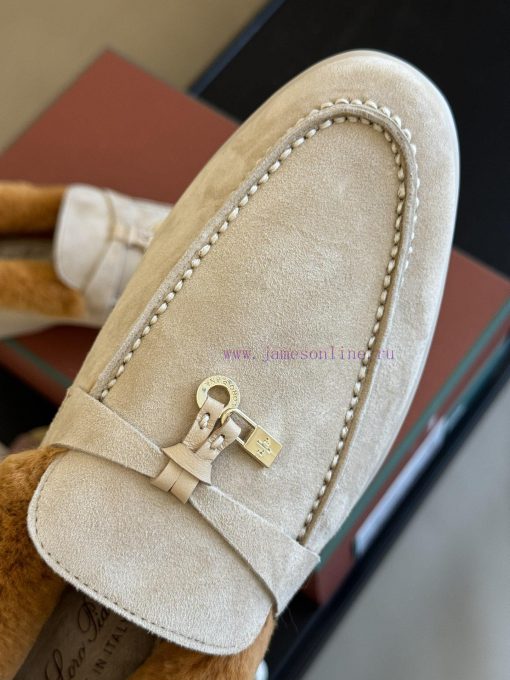 Top version logo pian... a classic fur shoe new color schemeThe price of cabinets has increalocsls10 - Image 8
