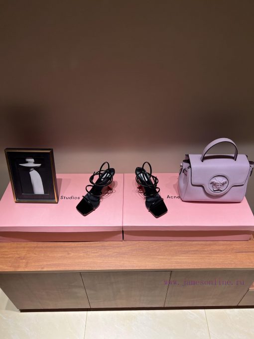 The mostALA ࠖ A | HIGH LOVE High HeelsALAÏA | HIGH LOVEThe pair of high heels that every onlres3sbue - Image 4