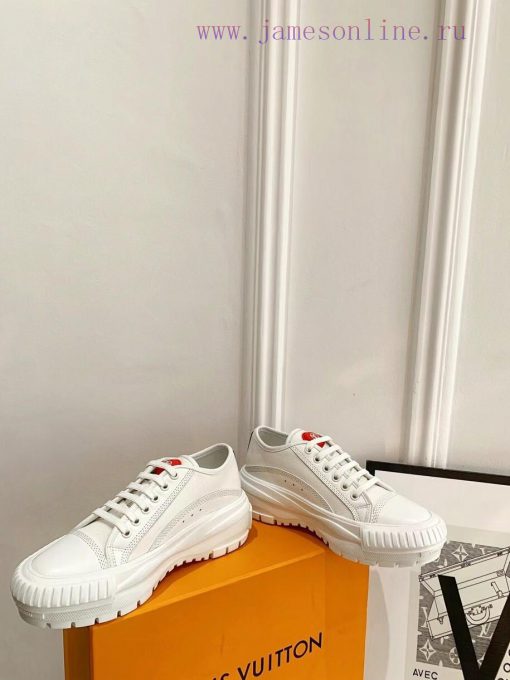 The LV Squad high top sneakers feature a blend of cotton canvas and calf leather trim, with pcpxt65q - Image 3