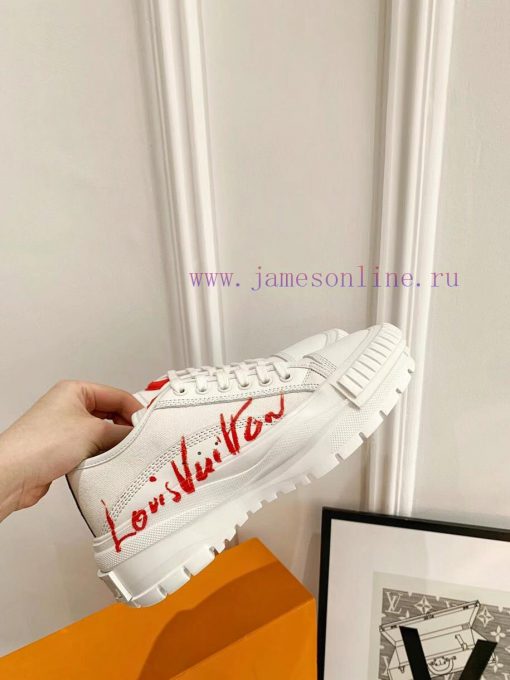 The LV Squad high top sneakers feature a blend of cotton canvas and calf leather trim, with pcpxt65q - Image 4