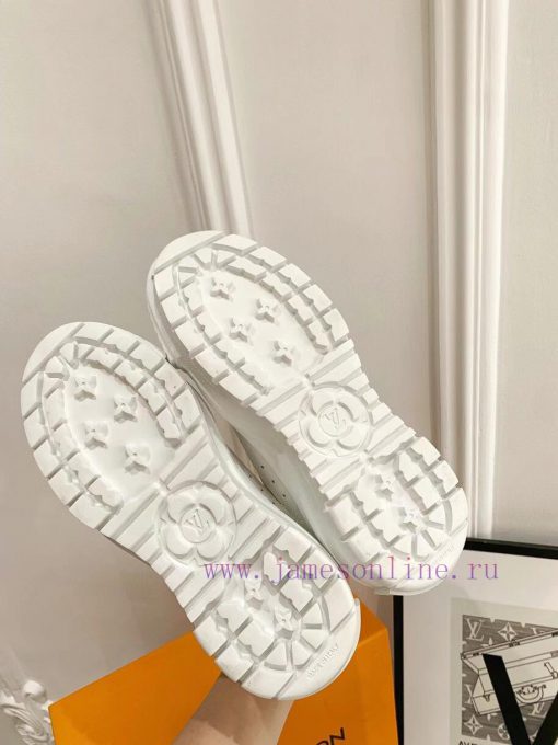The LV Squad high top sneakers feature a blend of cotton canvas and calf leather trim, with pcpxt65q - Image 10