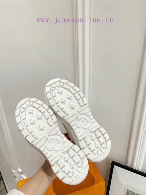 The LV Squad high top sneakers feature a blend of cotton canvas and calf leather trim, with 33o0bja8 - Image 10