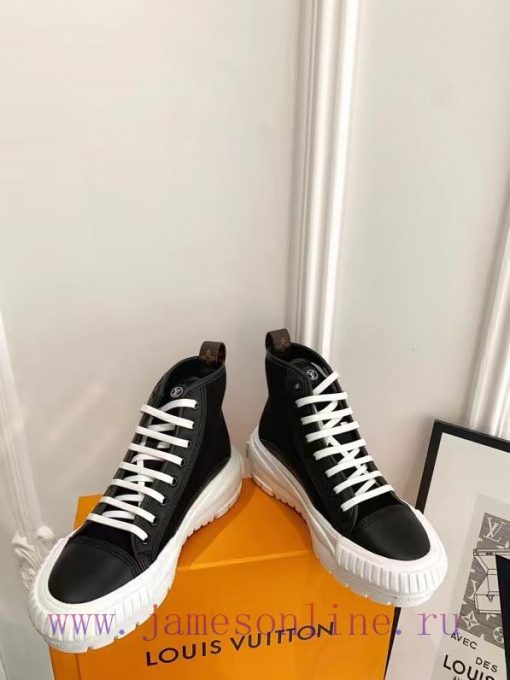 The LV Squad high top sneakers feature a blend of cotton canvas and calf leather trim, with 8wljd5wm - Image 4