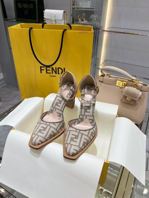 FEND1 2023 runway show, Paris FE * D1 Haute Couture Fall Winter 2022-23, same as Song Hye Kyk682ihtk - Image 3