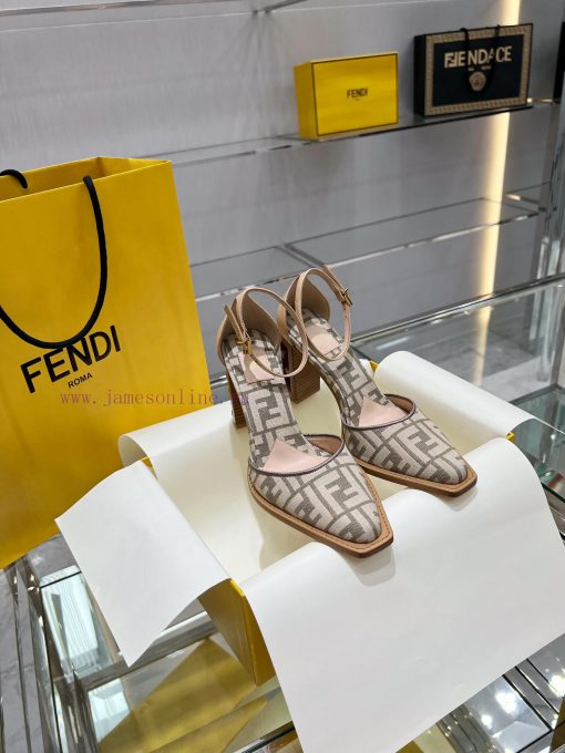 FEND1 2023 runway show, Paris FE * D1 Haute Couture Fall Winter 2022-23, same as Song Hye Kyk682ihtk - Image 4