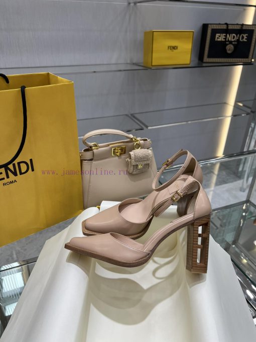 FEND1 2023 runway show, Paris FE * D1 Haute Couture Fall Winter 2022-23, same as Song Hye Kyyqzcfmer - Image 7