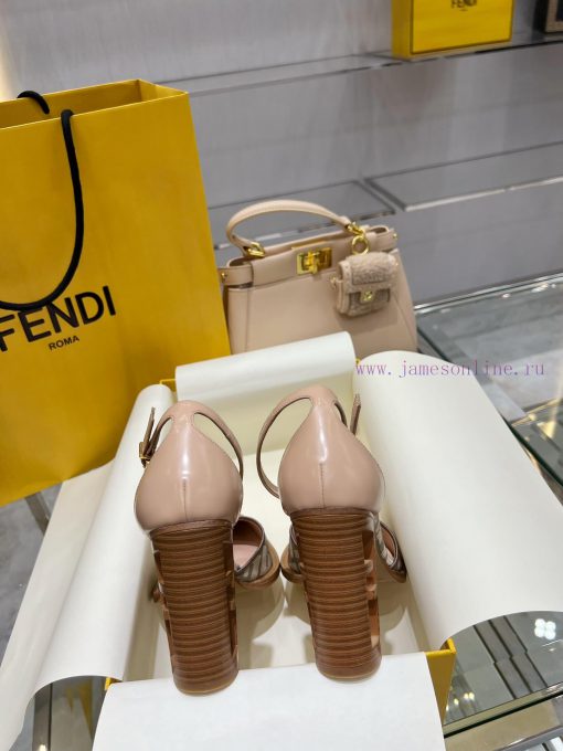 FEND1 2023 runway show, Paris FE * D1 Haute Couture Fall Winter 2022-23, same as Song Hye Kyk682ihtk - Image 10