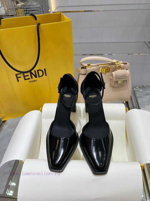 FEND1 2023 runway show, Paris FE * D1 Haute Couture Fall Winter 2022-23, same as Song Hye Kyohdn9c63 - Image 2