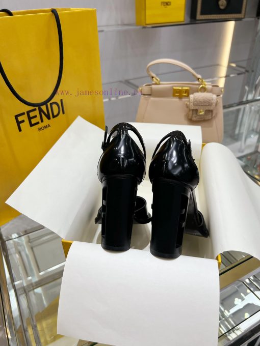 FEND1 2023 runway show, Paris FE * D1 Haute Couture Fall Winter 2022-23, same as Song Hye Kyohdn9c63 - Image 10