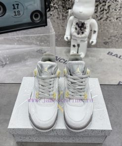 Air Jordan 4 GreyThe classic mesh window area of the Qiao 4 is sewn with a joint label on thj41xxgk4