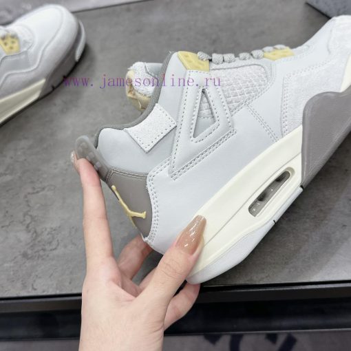 Air Jordan 4 GreyThe classic mesh window area of the Qiao 4 is sewn with a joint label on thj41xxgk4 - Image 7
