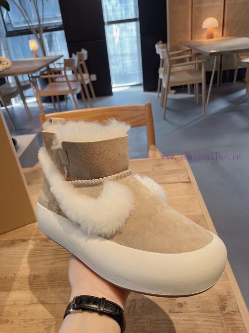 …………UGG and Nike collaborate on snow boots~A small water heater that walks in winterThe fabrr5cfd71z - Image 8