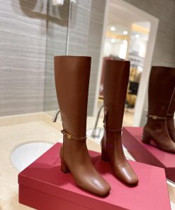 VALENTINO GARAVANI TAN-GO calf leather ankle boots - ankle strap with VLOGO SIGNATURE bucklehy1ax4md