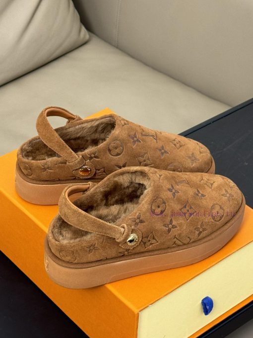 Top qualitylouisvuitt…on fw23 new arrival～L... v aspen water table slippersL Home 2023 Autumynxd92s5 - Image 4