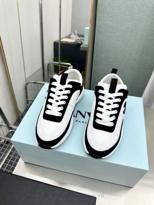 Top tierChanel -2023 Top Casual SneakersThis classic design features a shoe upper with a var0wgiubih - Image 5