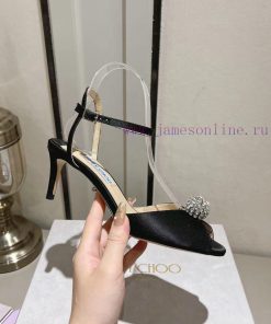 Jimmy Coo is a simple, elegant, and fashionable pair of sandalsOne button high-heeled sandaltahrdzf3